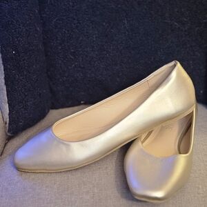 Women's Elegant Gold Flats